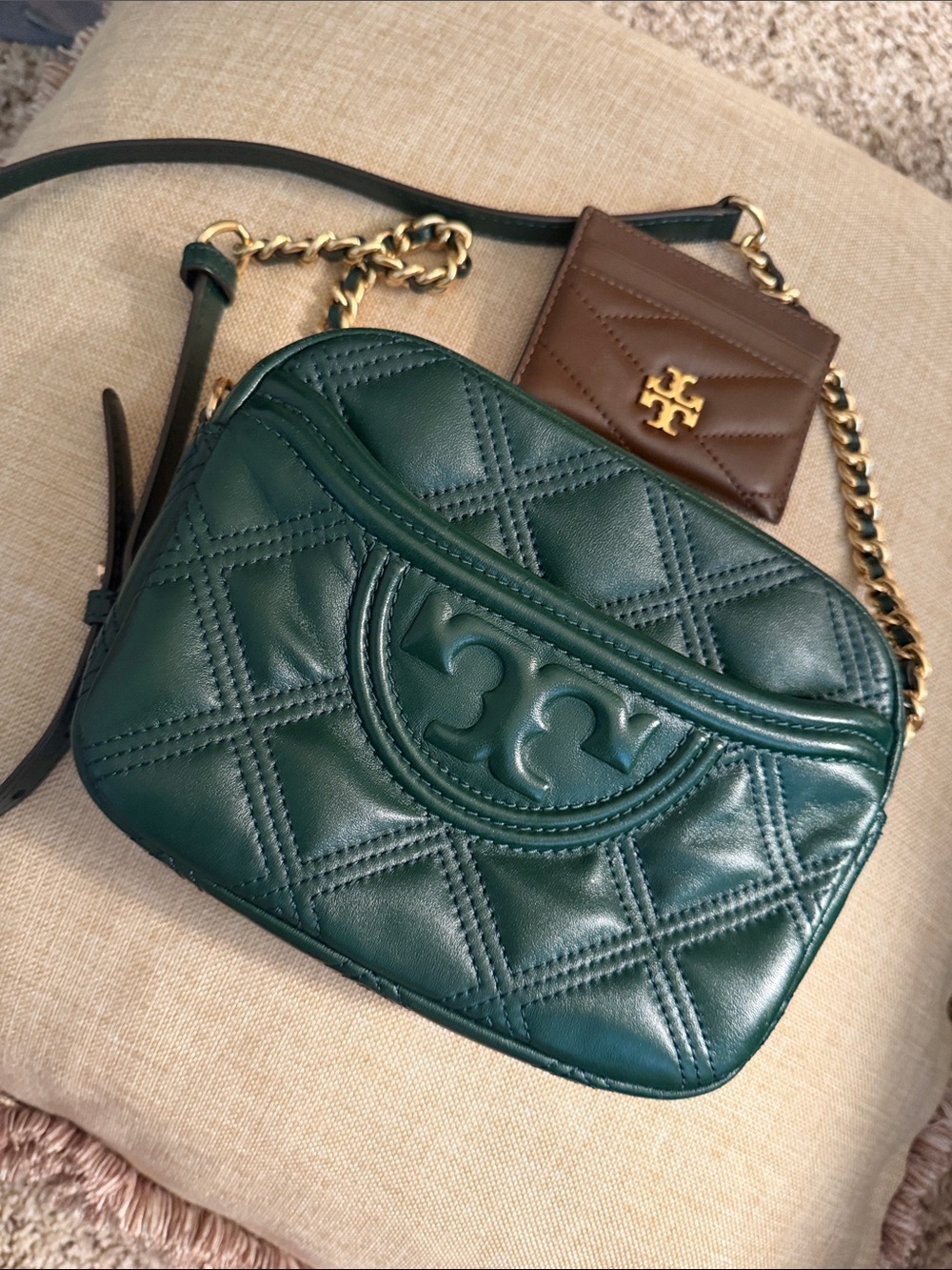TORY BURCH GREEN CROSSBODY PURSE WITH CARD HOLDER & DUST-BAG! Soft quilted!